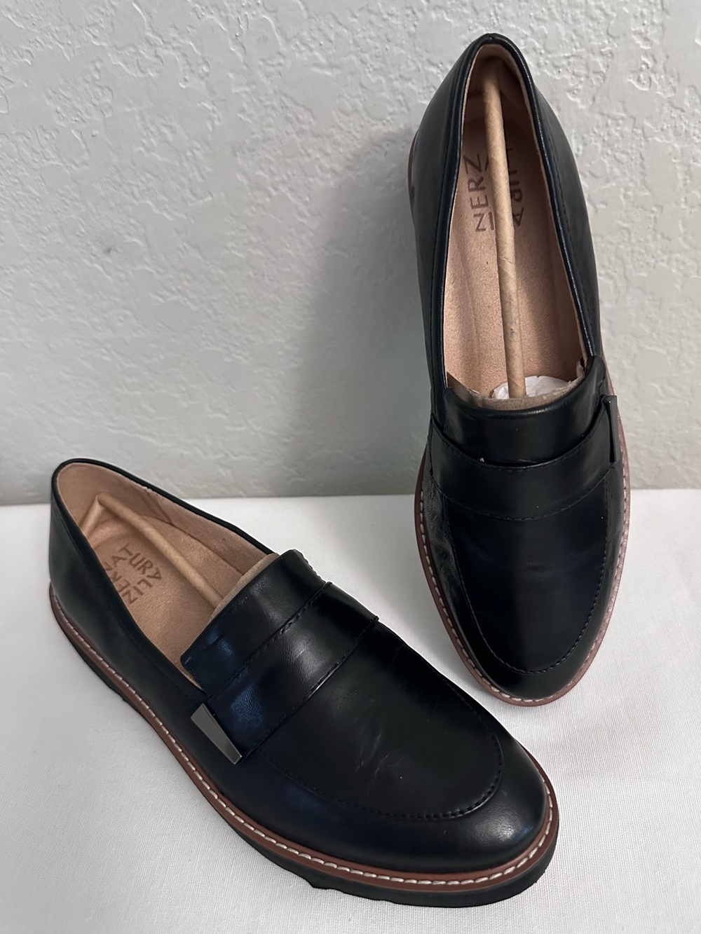 Naturalizer Women's Adaline Loafer Size 8 Wide Black Leather